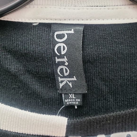 NWT BEREK Colorblock Black and White Santa Sweater - Picture 4 of 8